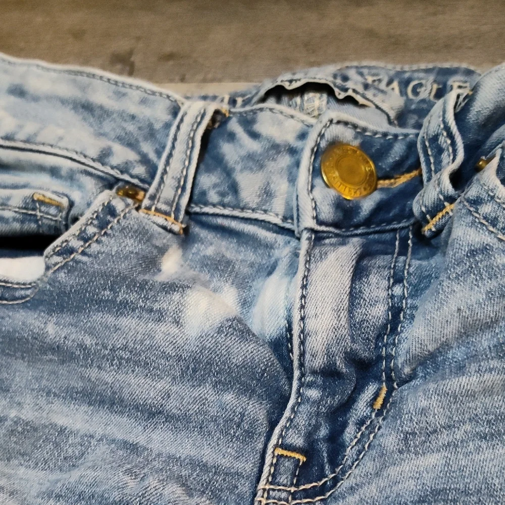 5/$25 SALE American Eagle Size 00 Outfitters Faded Blue Denim Cutoff Shorts